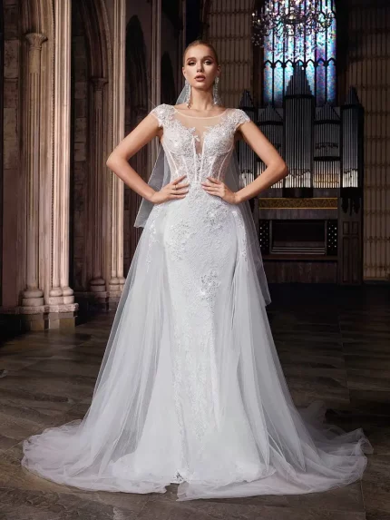 Elegant Bridal Pure White Mesh Patchwork Boat Neck Wedding Dress Gown - Sleeveless